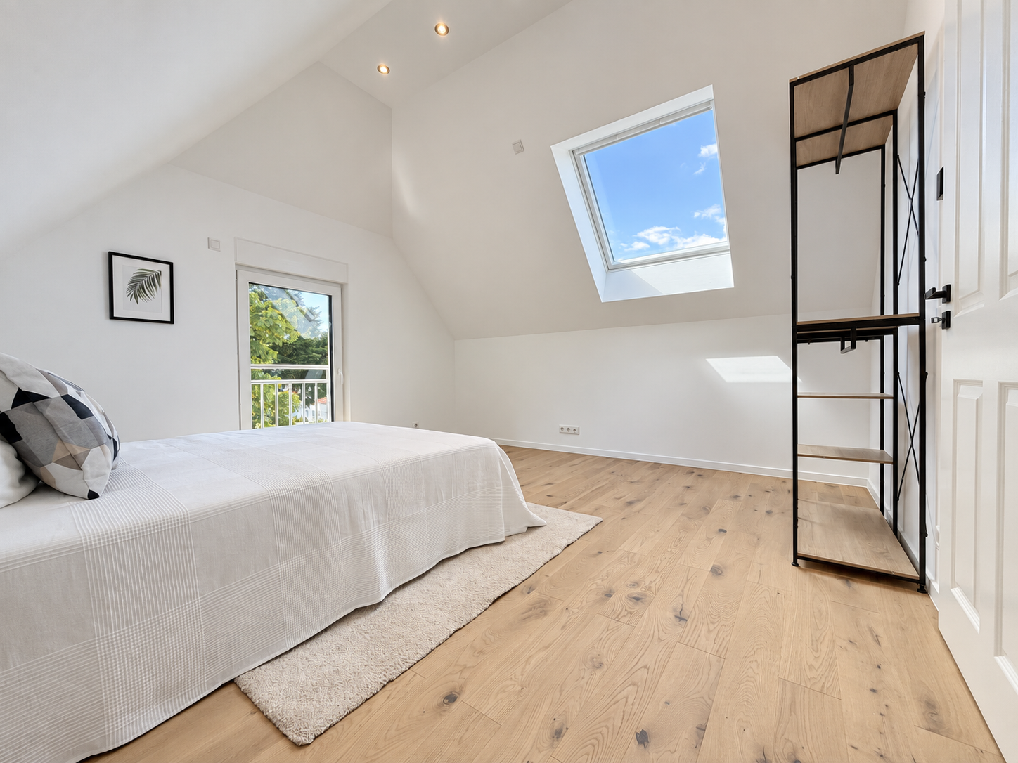 Schlafzimmer mit Dachfenster