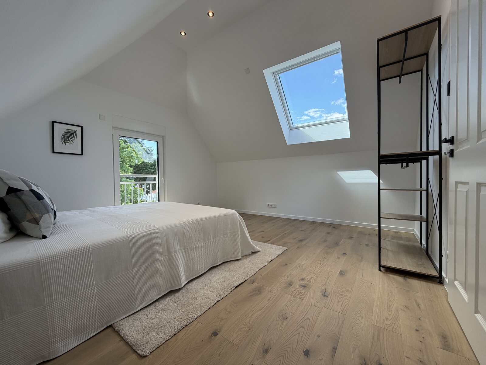 Schlafzimmer mit Dachfenster